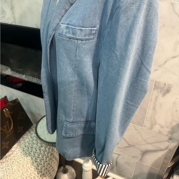 Blue denim blazer. - Picture 3 of 3